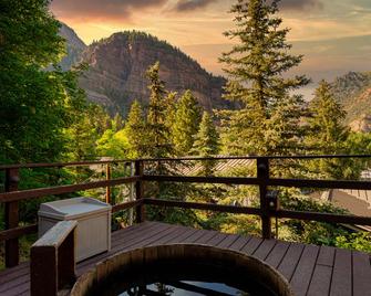 Box Canyon Lodge and Hot Springs - Ouray - Building