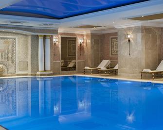 Elite World Istanbul Taksim - Istanbul - Pool