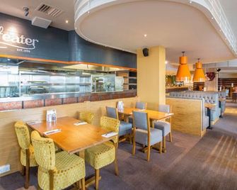 Premier Inn Swansea Waterfront - Swansea - Restaurante