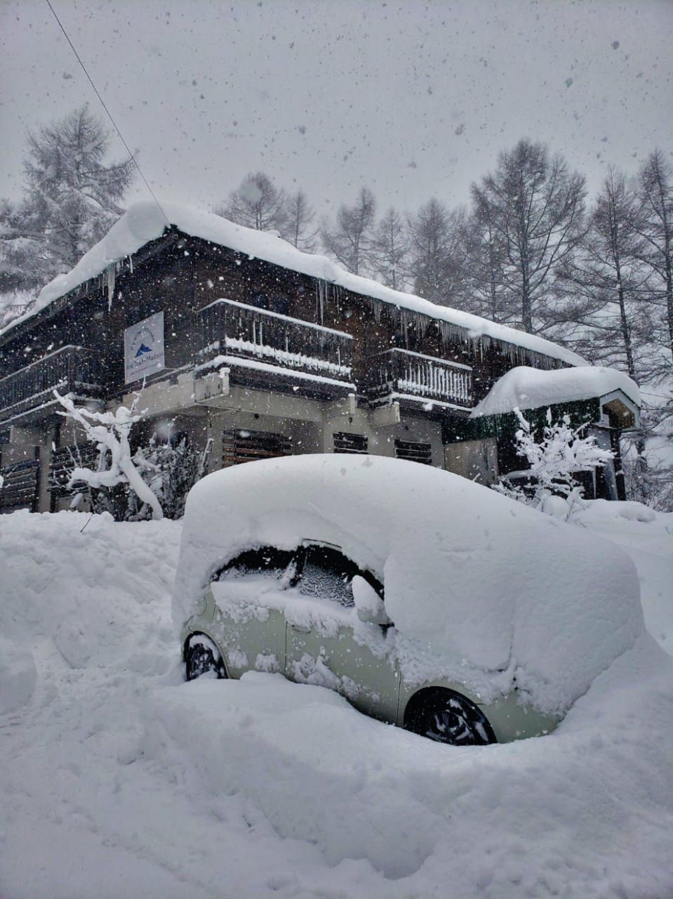 First Tracks Madarao - איאמה - בניין