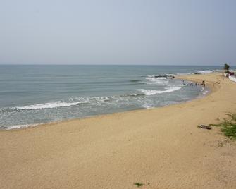 Sea La Vie Covelong Beach Resort - Chennai - Strand