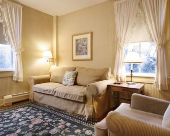 Carlisle House Inn - Nantucket - Living room