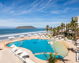 Costa de Oro Beach Hotel - Mazatlán - Pool