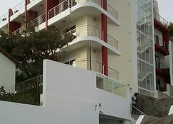 Blue Marlin Hotel - Mindelo - Building