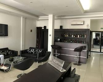 Le Merlot - Lomé - Recepción
