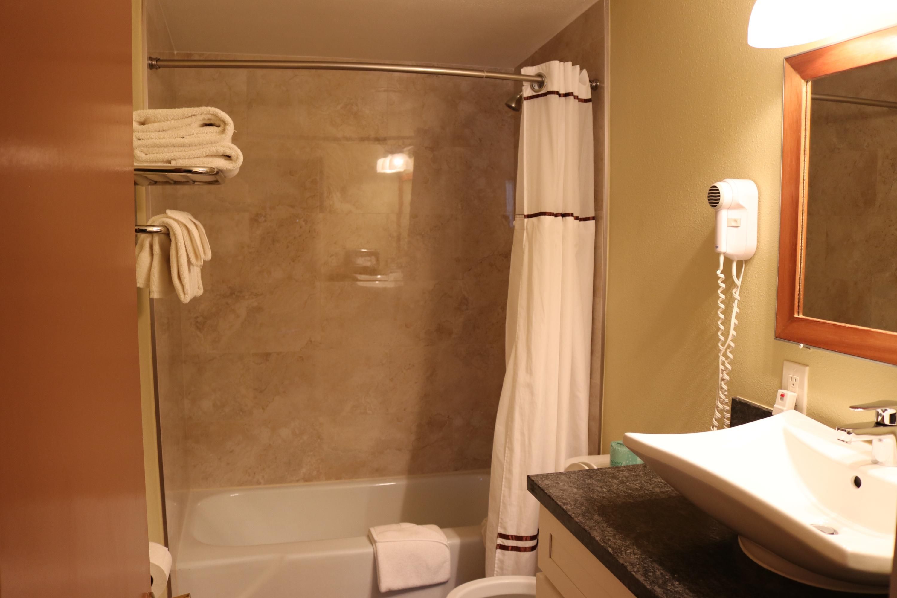 Bathroom view of Lake View Lodge