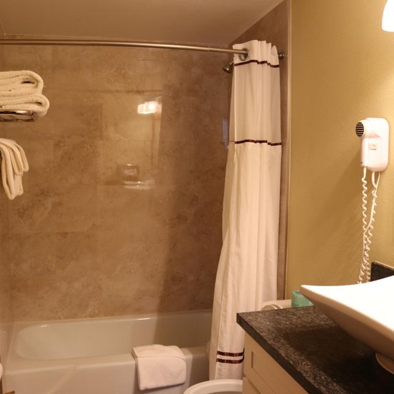 Bathroom view of Lake View Lodge