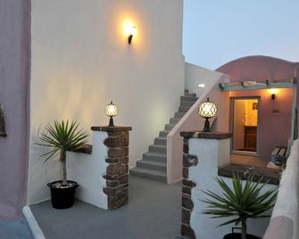 Villa Murano - Fira - Entrada del hotel