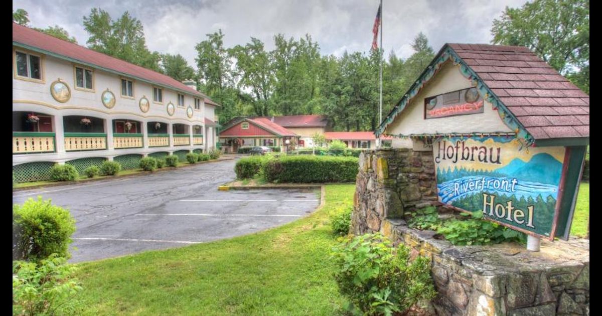 Hofbrau Riverfront Hotel in Helen, the United States from C 90 Deals