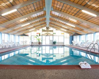 水浪酒店 - 西雅茅斯 - 西茅斯 - 游泳池