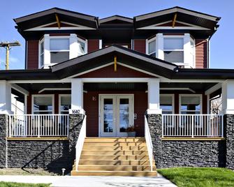 Novel Bed and Breakfast - Calgary - Building