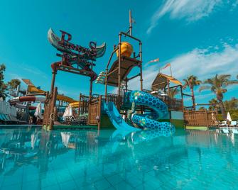 هوتل توران برينس - بسعر شامل جميع الخدمات - سيد - حوض السباحة