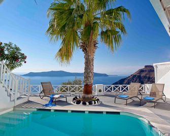 Cliff Side Suites - Thera - Pool