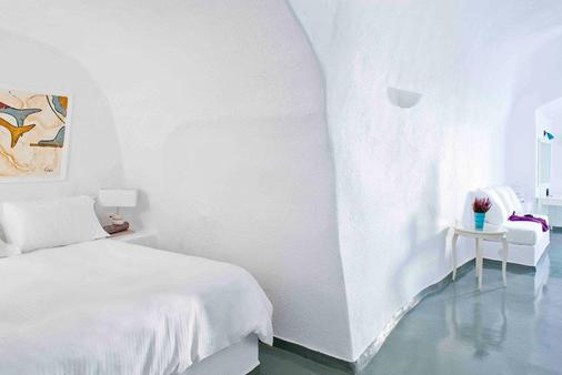 Cliff Side Suites - Thera - Bedroom