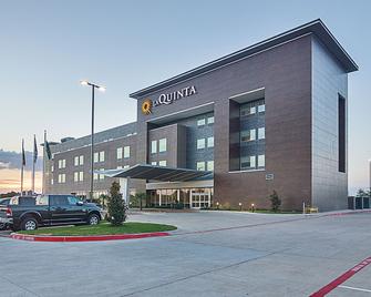 La Quinta Inn & Suites by Wyndham Plano Legacy Frisco - Plano - Edificio