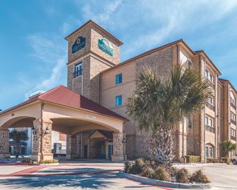 La Quinta Inn & Suites by Wyndham Dallas Grand Prairie South - Grand Prairie - Bygning