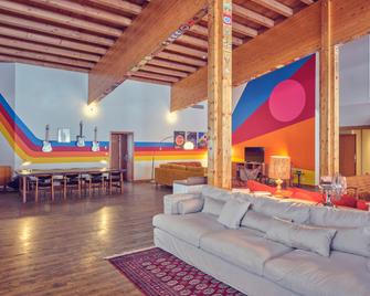 بيج سكاي هوتل آند سبا - شامونيكس-مون-بلان - ردهة