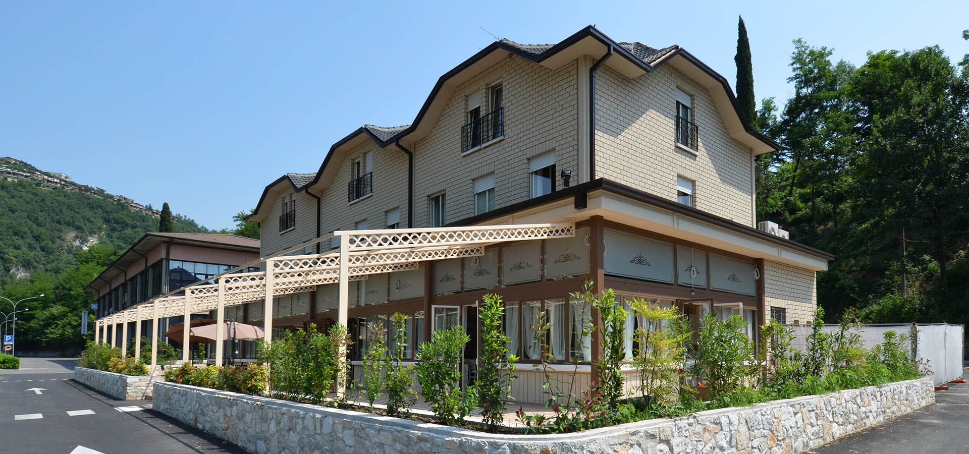 Hotel Edoné - Roè Volciano - Gebäude