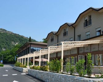 Hotel Edoné - Roè Volciano - Gebäude