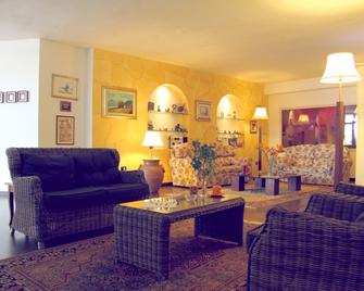 Bed And Breakfast casagalez - טרופאה - לובי