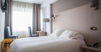 Hotel Brial - A Coruña - Schlafzimmer
