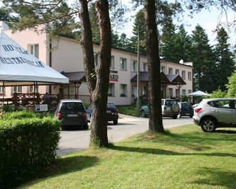 Ow Polkard - Polańczyk - Gebäude