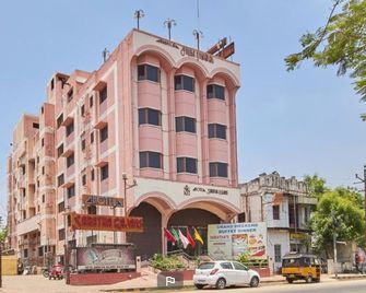 Hotel Saratharajans - מדוראי - בניין