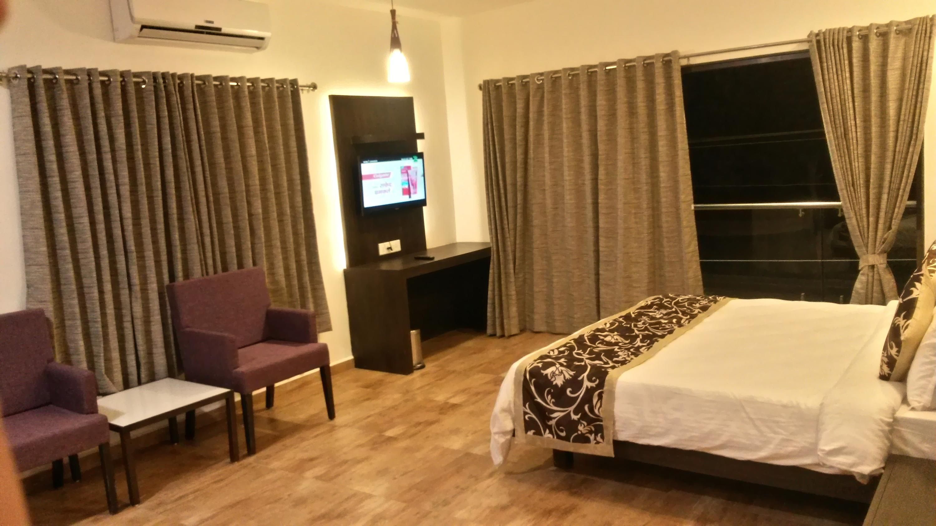 Hotel Aditya - Sasan Gir - Bedroom
