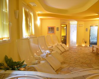 Hotel Dalla Serra - Mezzana - Spa