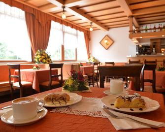 Hotel Dalla Serra - Mezzana - Restaurant