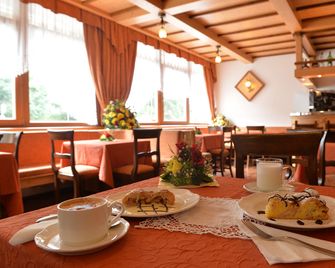 Hotel Dalla Serra - Mezzana - Ravintola