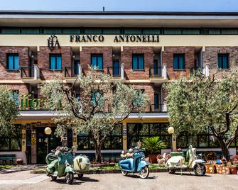 Hotel Franco Antonelli - Santa Maria degli Angeli - Edificio