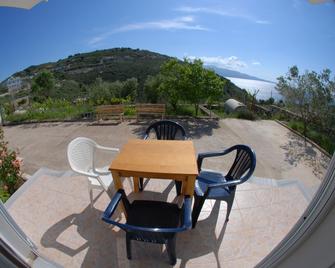 Vila Celi - Sarandë - Veranda