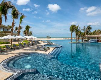 Melia Ho Tram Beach Resort - Xuyen Moc - Piscina