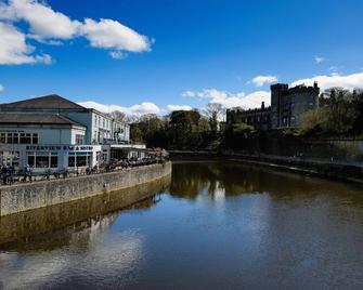 Kilkenny River Court Hotel - קילקני - בניין