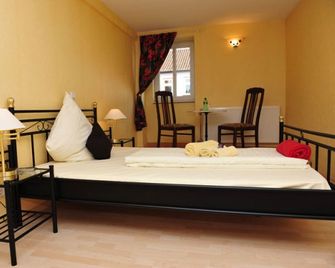 Hirsch Garni - Fulda - Habitación