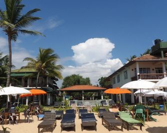 Pearl Island Beach Hotel - Hikkaduwa - Strand