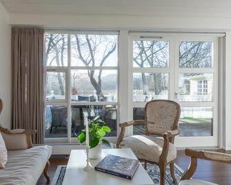 Knudhule Badehotel - Skanderborg - Living room