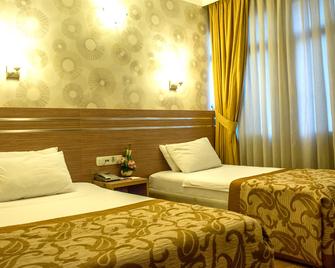 Adana Kristal Hotel - Adana - Bedroom