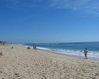 Montauk Oceanside Suites - Montauk - Strand