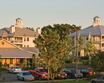 Holiday Inn Club Vacations Piney Shores Resort - Conroe - Building
