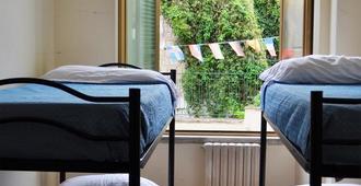 Naples Experience Hostel - Age Limit 18-28 - Naples - Bedroom