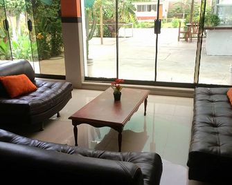 Cisco Hotel Corina - Pisco - Living room