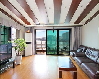 Tongyangneapoli Pension - Tongyeong - Sala de estar