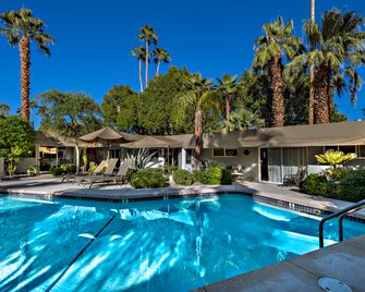 Avance Hotel - Adult Only - פאלם ספירנגס - בריכה