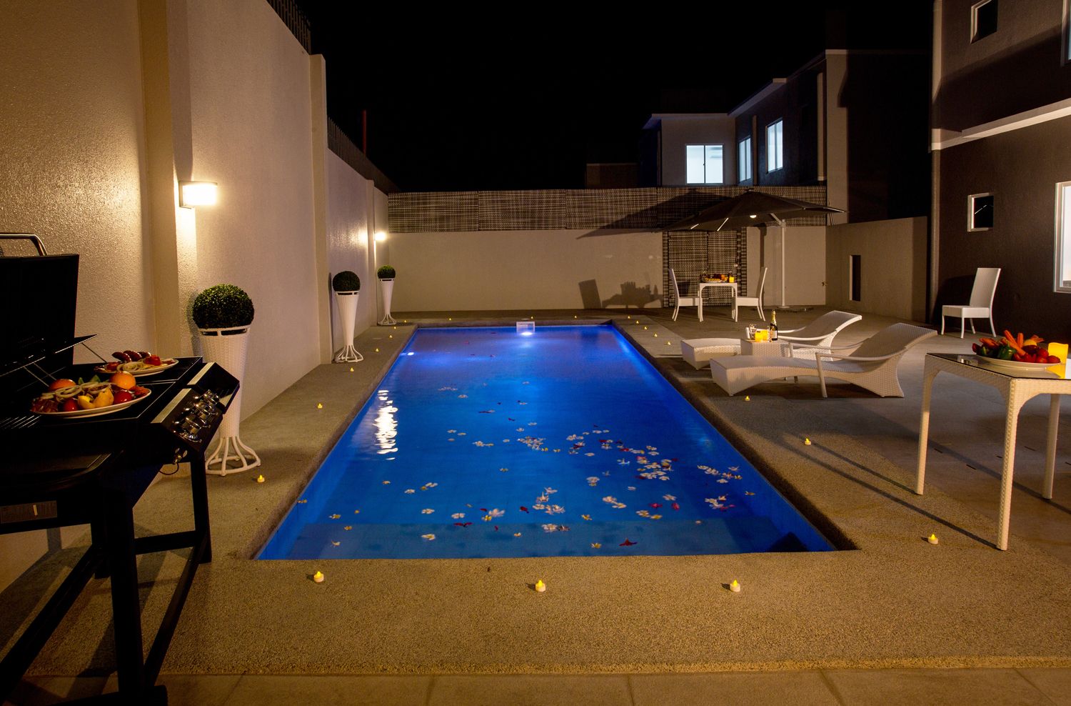 Edello Resort & Pool Villa - לאפו-לאפו סיטי - בריכה