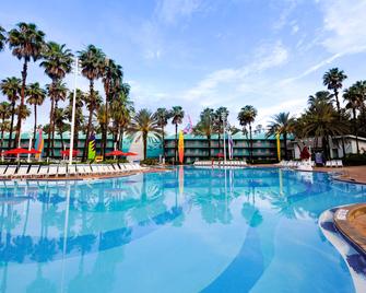 迪士尼全明星運動度假酒店 - 萊克布埃納維斯塔 - 博偉湖 - 游泳池