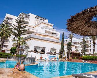 Intouriste Hôtel & Suites - אגאדיר - בריכה