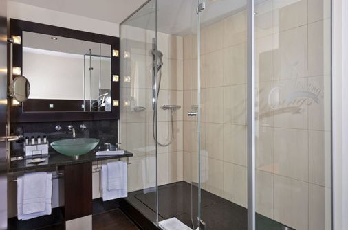 Flemings Hotel Zürich - Zurich - Bathroom