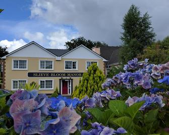 Slieve Bloom Manor Hostel - Killarney - Building